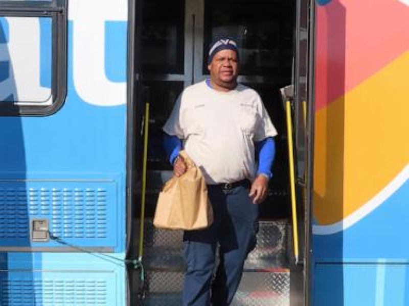 Without any grocery store for locals of Atlantic City, New Jersey and medical facilities develop mobile groceries