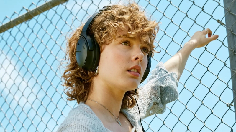 Freshly launched Bose QuietComfort Headphones see $100 rate drop