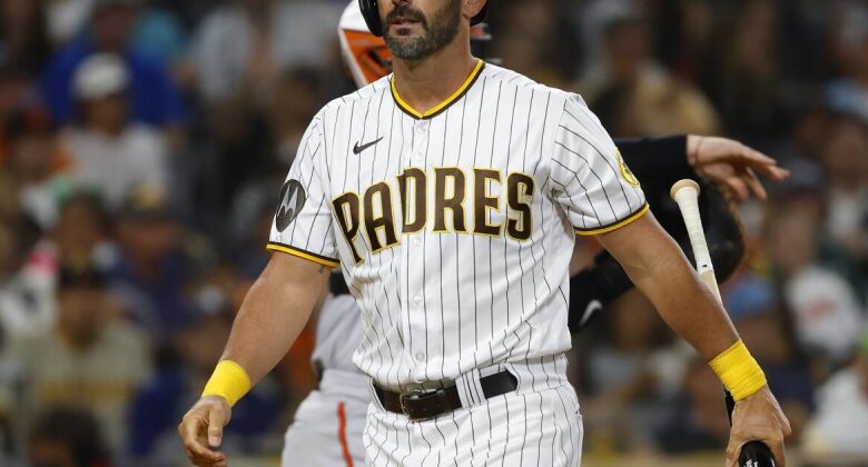 Padres get ‘dollar versatility’ by trading Matt Carpenter, Ray Kerr to Braves for small leaguer -Tribune