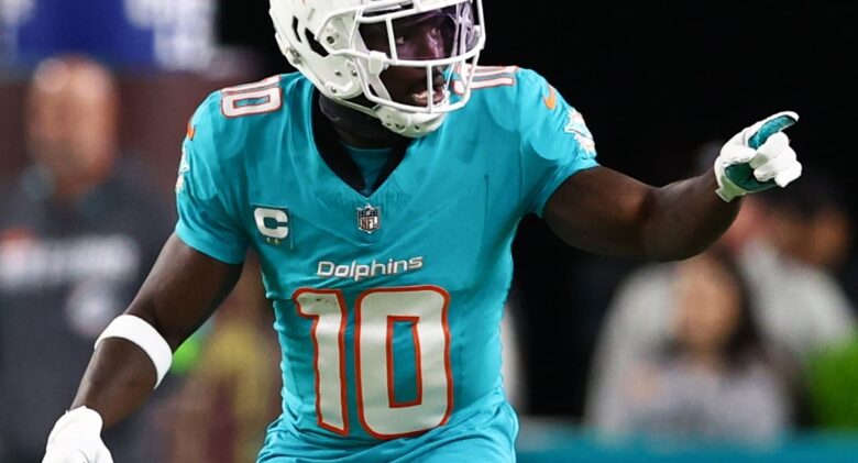 Dolphins’ Tyreek Hill Questionable vs. Jets with Ankle Injury After Missing Practice