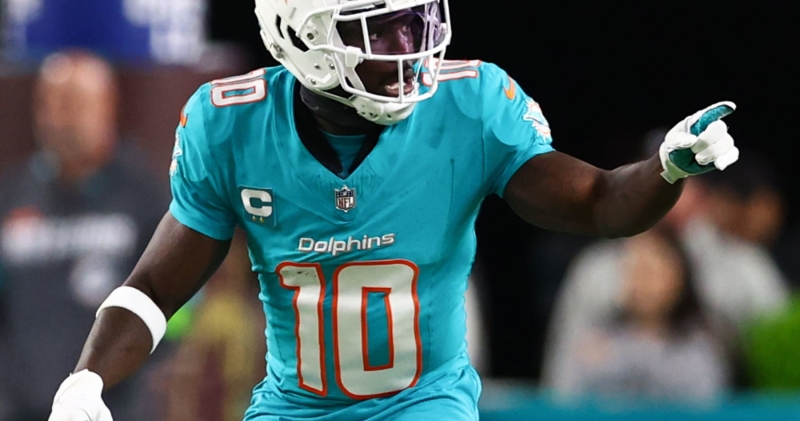 Dolphins’ Tyreek Hill Questionable vs. Jets with Ankle Injury After Missing Practice