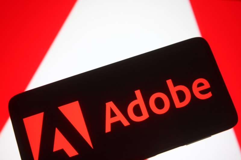 Adobe quits on Figma, Apple Watch sales stopped and hackers gain access to countless accounts