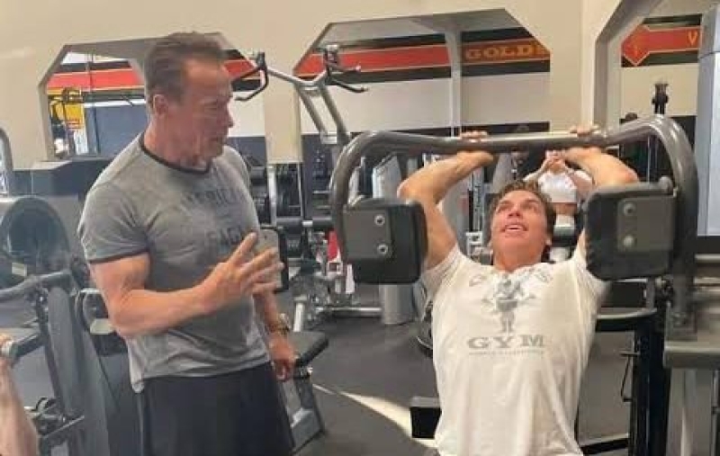 Joseph Baena Looks Insanely Jacked as He Performs Popular Chest Exercise in an Attempt to Build Massive Chest Like Arnold Schwarzenegger