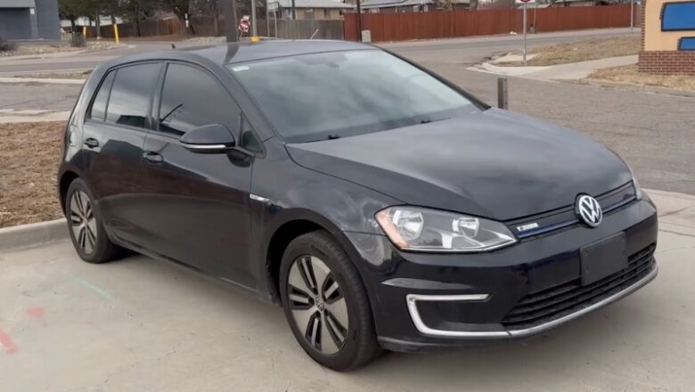 VW e-Golf: YouTuber checks battery destruction and variety of 8-year-old Volkswagen EV with 125,000 miles