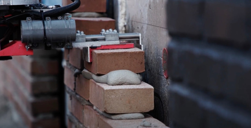 Dutch start-up Monumental is utilizing robotics to lay bricks