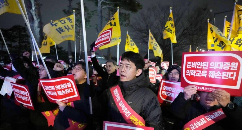 South Korea health alert raised to ‘serious’ over physicians walkout