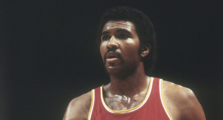 <aRobert Reid Dies At Age 68; Played in 2 NBA Finals with Rockets