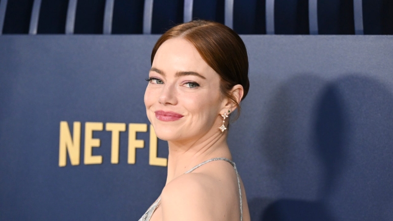 Emma Stone Keeps Her Shimmery Streak Going at the 2024 SAG Awards