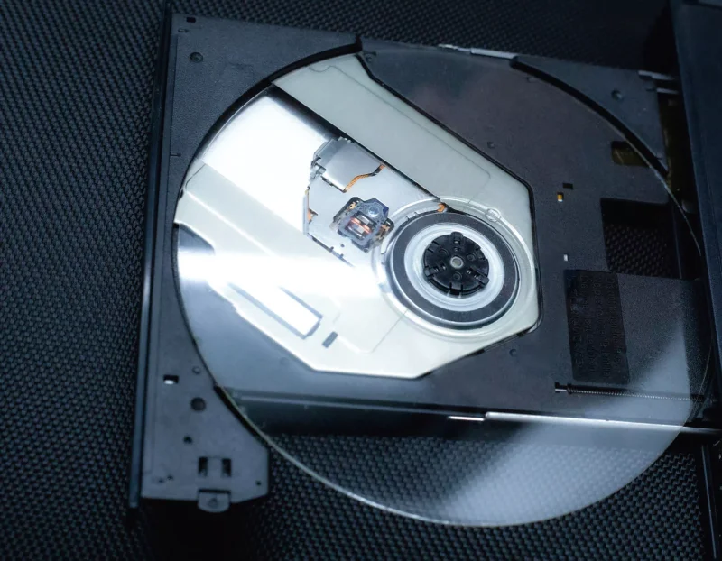 DVD-like optical disk might keep 1.6 petabits (or 200 terabytes) on 100 layers