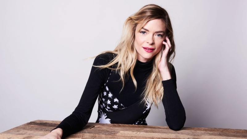 Jaime King Signs With Paradigm