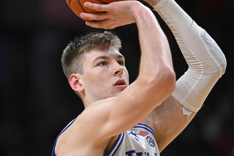 Duke’s Kyle Filipowski, predicted top-10 draft choice, hurt as Wake Forest fans storm court after upset