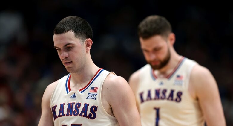 <aNo. 7 Kansas Roasted by CBB Fans for Cold Shooting in Upset Loss to Unranked BYU