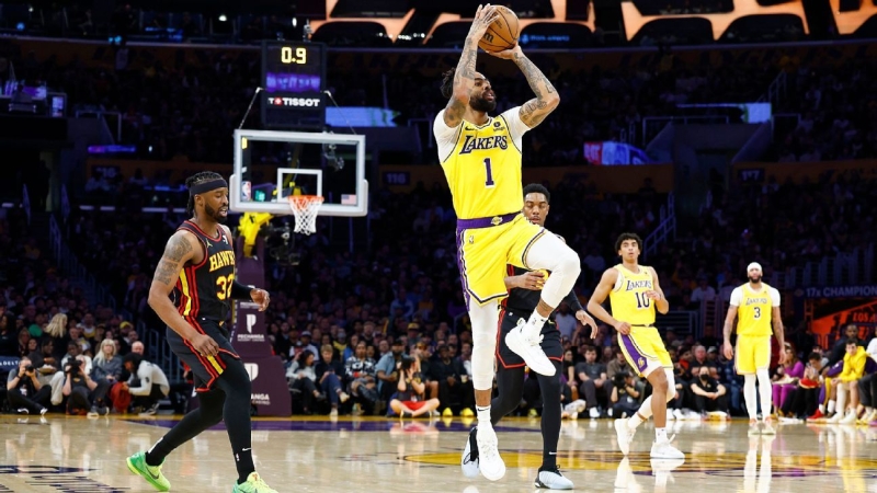 Russell, given ‘green space,’ ties Lakers threes mark