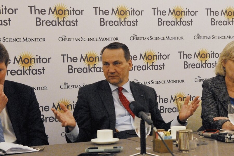 After casual ‘coffees,’ Minister Sikorski pertains to breakfast