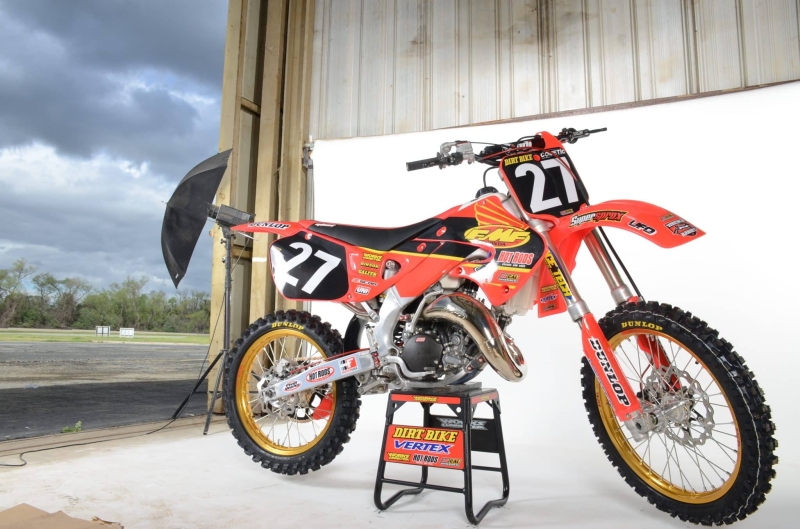 1998 FMF HONDA CR125 TRIBUTE PROJECT: TWO-STROKE TUESDAY