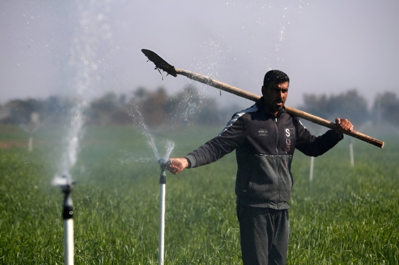 Sprinklers and drip watering assistance Iraqis beat dry spell