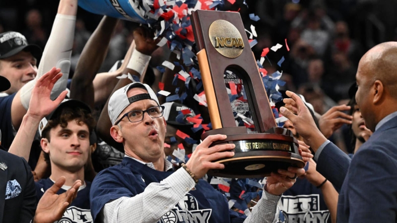 UConn blasts Illinois in the Elite Eight and is on the edge of an all-time dominant American sports story