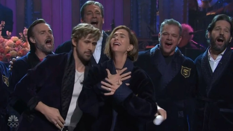 Ryan Gosling, Matt Damon & More Crash Kristen Wiig’s ‘SNL’ Monologue To Welcome Her Into 5-Timers Club