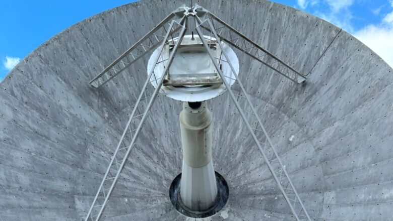 Arecibo Observatory telescope equipped with a wideband cryogenic system to broaden its abilities