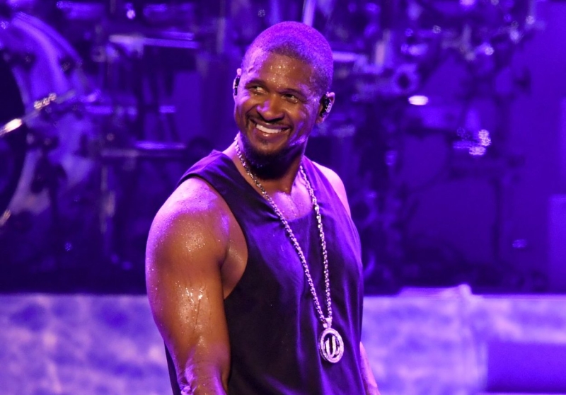 Exact same Sis! Usher Has Fan Ready To Risk It All With Shirtless Performance At Recent Concert (WATCH)