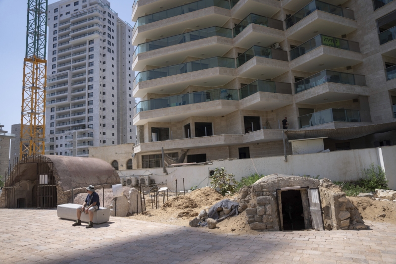 Ancient burial places with dynamic wall paintings available to public in southern Israel