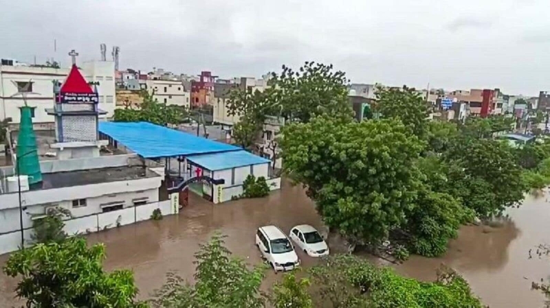 India weather condition updates on September 2: IMD forecasts more rain in Andhra, Gujarat, Maharashtra; Orange alert in Telangana