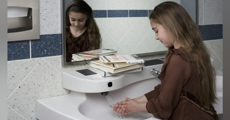 High Schoolers Hand Out Bathroom Grades to Schools