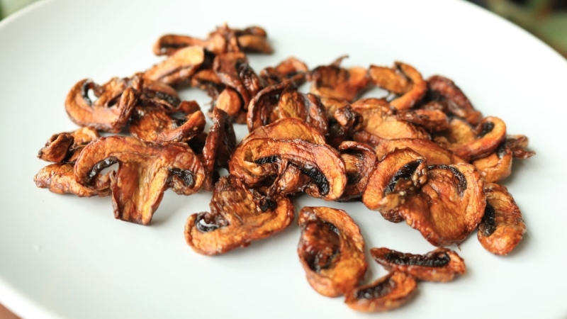 These Air Fryer Mushroom Chips Are Salty, Crispy Perfection