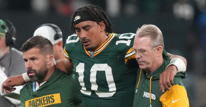 Jordan Love injury updates: Packers QB suffers MCL injury vs. Eagles