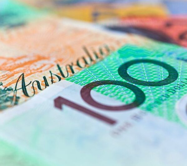 Australian Dollar decreases in spite of USD weak point