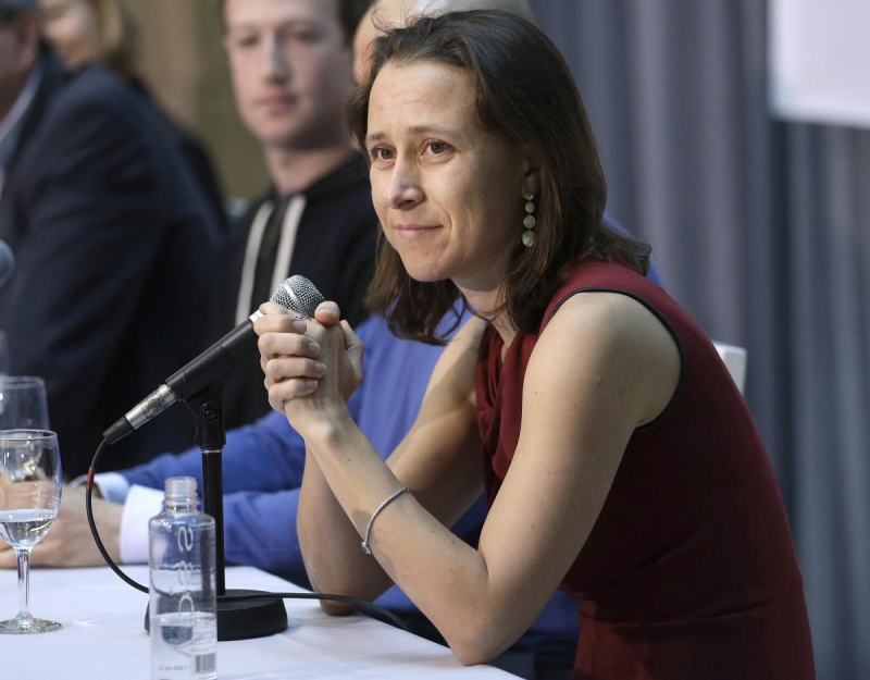 23andMe directors resign as the CEO of the genetic-testing business looks for to take it personal