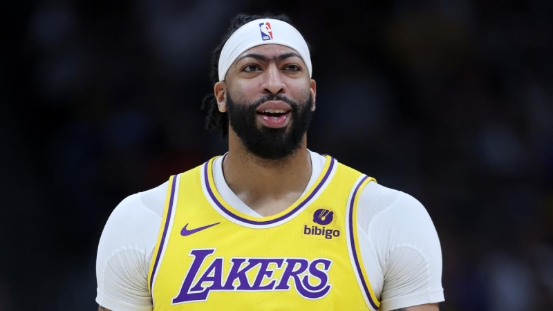 Like it ever was: Anthony Davis wishes to play beside standard center regularly