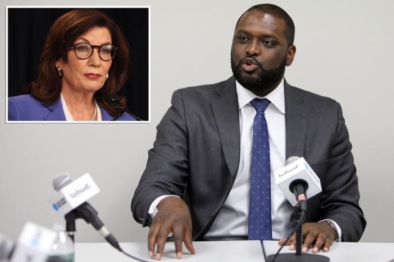 Ex-NY Rep. Mondaire Jones asks forgiveness to Gov. Kathy Hochul for ‘little bitch’ remark