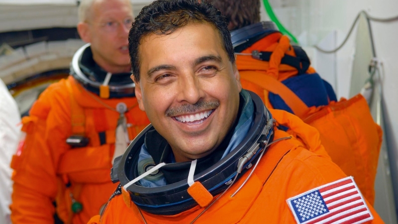 Astronaut José Hernández on area tourist