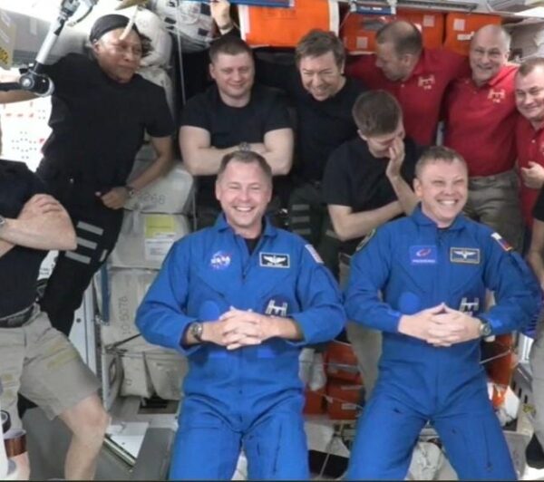 SpaceX Crew-9 group boards the ISS