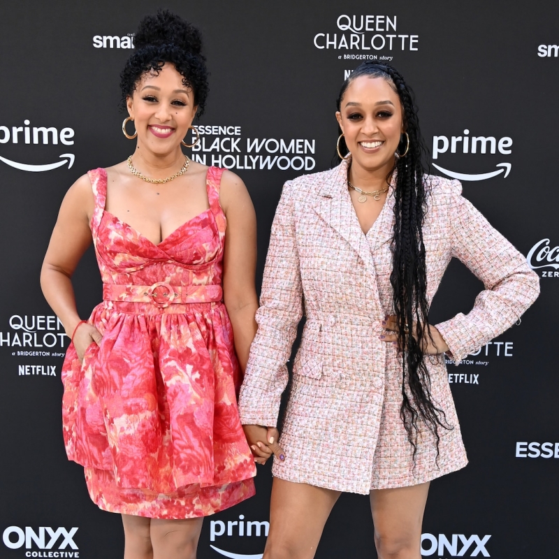 Inside Tia Mowry and Twin Sister Tamera Mowry’s Forever Bond– E! Online