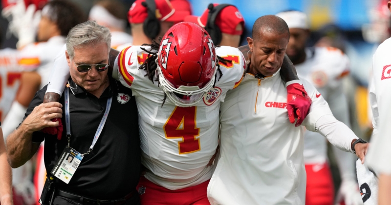 Chiefs WR Rashee Rice hauled off field after hit to knee