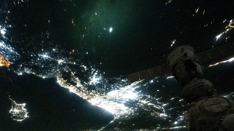 Astronaut views a meteor take off over Earth in a brilliant green fireball in sensational video from ISS