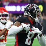 <aNFL Fans Question Refs After Controversial Cook-Pitts No-Call in Chiefs vs. Falcons