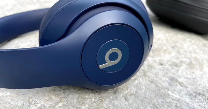 Rush! Beats Studio 3 earphones are over 50% off today