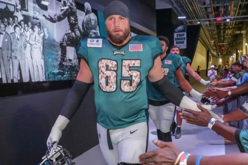 Eagles Paid Special Tribute to Lane Johnson With OT Out vs. Buccaneers Due to Concussion