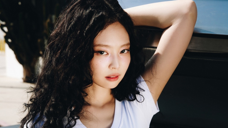 Jennie Launches New Era With a Pretty Girl ‘Mantra’