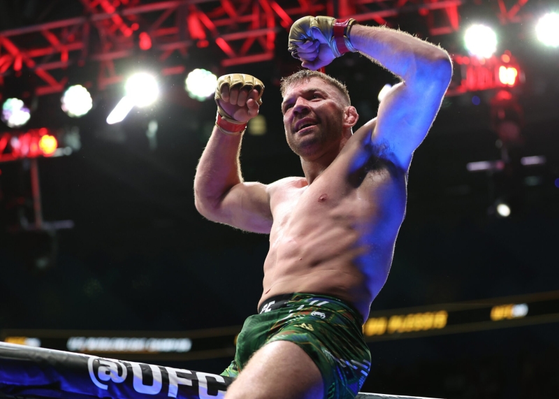 Dricus Du Plessis’ head coach validates February title defense in Sydney and thinks it’ll protest Robert Whittaker