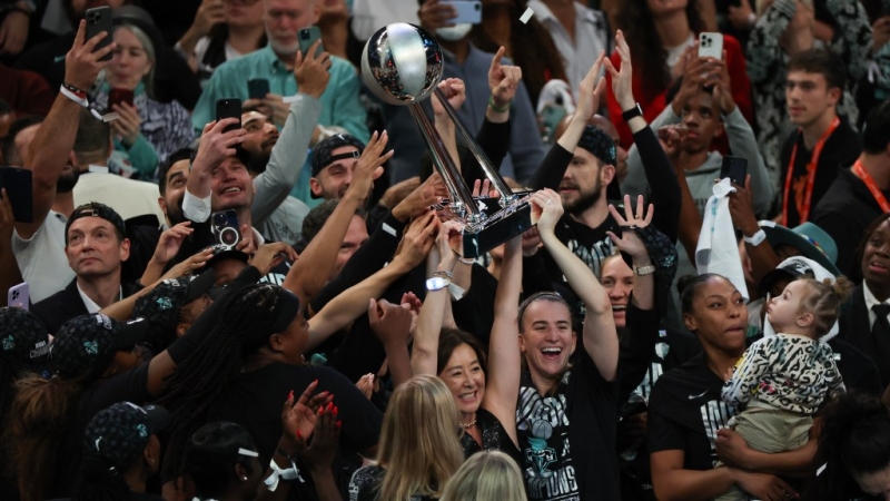 11 images of the New York Liberty commemorating their very first WNBA champion