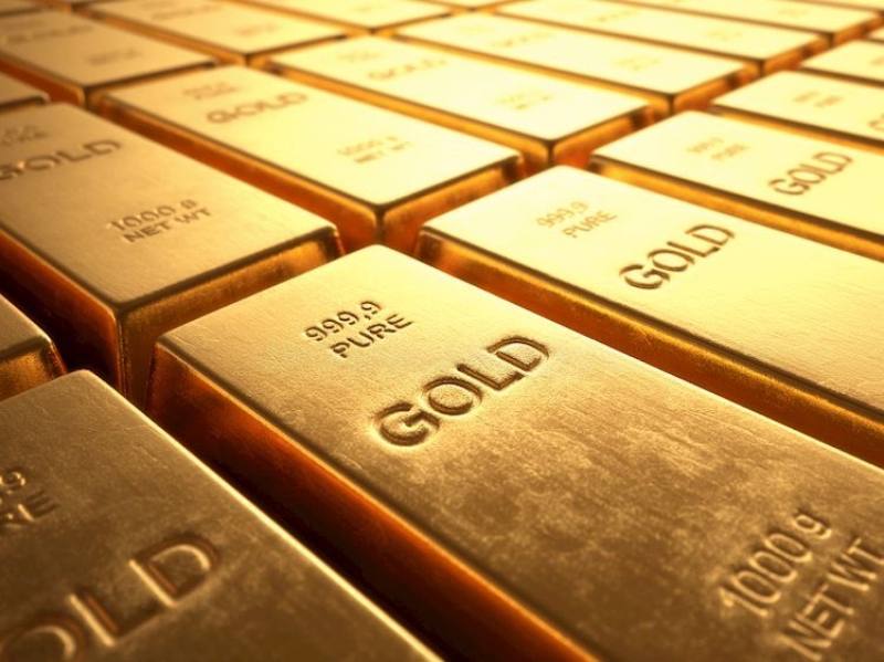 Gold edges lower on continued post-election fallout, greater rate of interest expectations