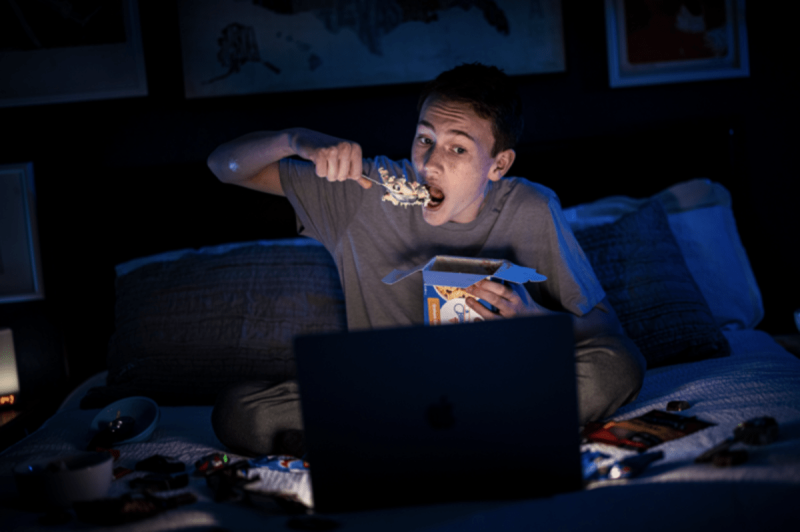 Most Current Research in Sleep: Teens Having Late Sleep Pattern Eat More & Delay Their Tasks