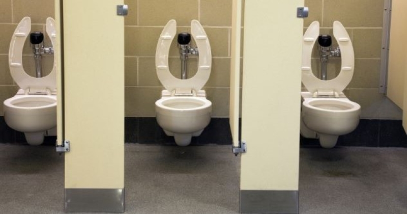 10 Bizarre & Heartbreaking Stories Straight from the Restroom