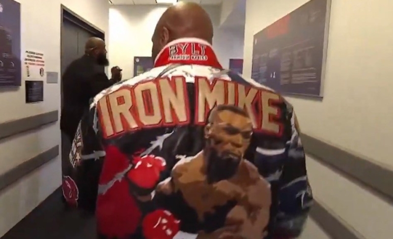 Video: Fans go wild as Mike Tyson arrives at AT&T Stadium for Jake Paul fight