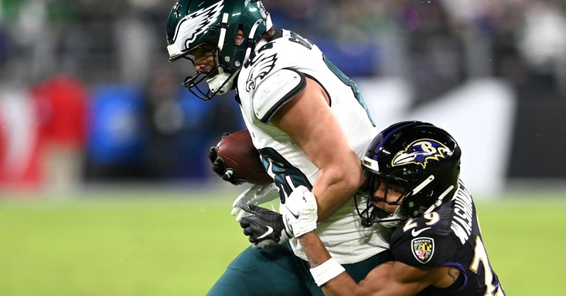 2 Eagles ability gamers get banged up in win over Ravens