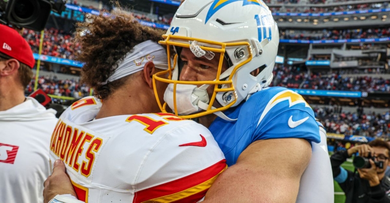 Sunday Night Football chances, choice and live conversation: Chargers at Chiefs